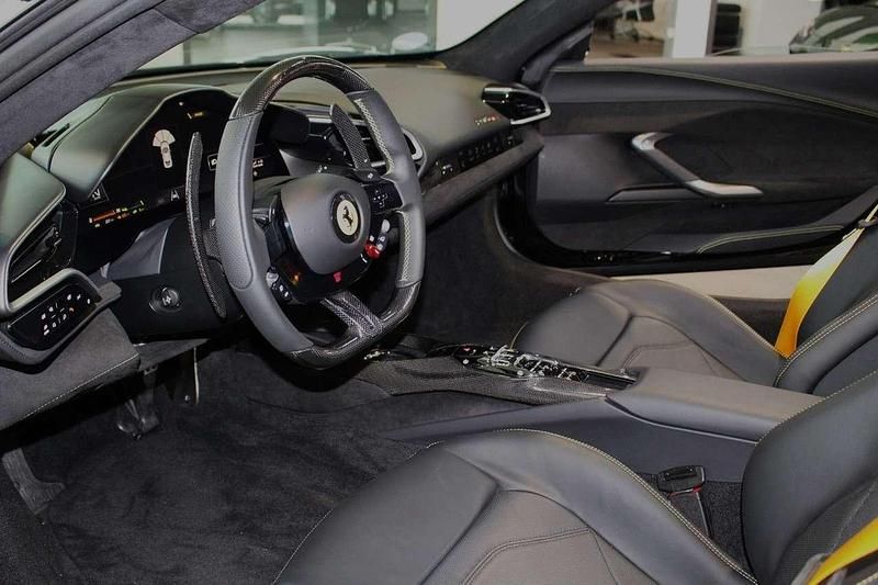 Gebraucht Ferrari 296 829 PS (609 kW) 2024 Nero ds 1250 Cabrio