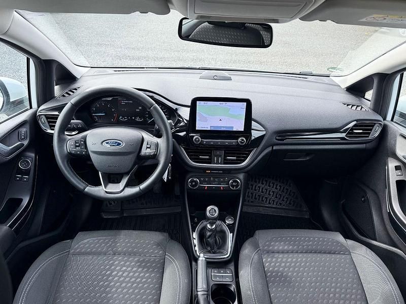 Gebraucht Ford Fiesta Titanium 101 PS (74 kW) 2019 Weiß Kleinwagen