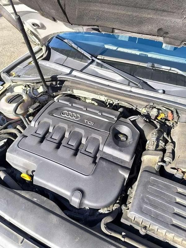 Gebraucht Audi A3 Attraction 110 PS (80 kW) 2015 Ibisweiß Kleinwagen