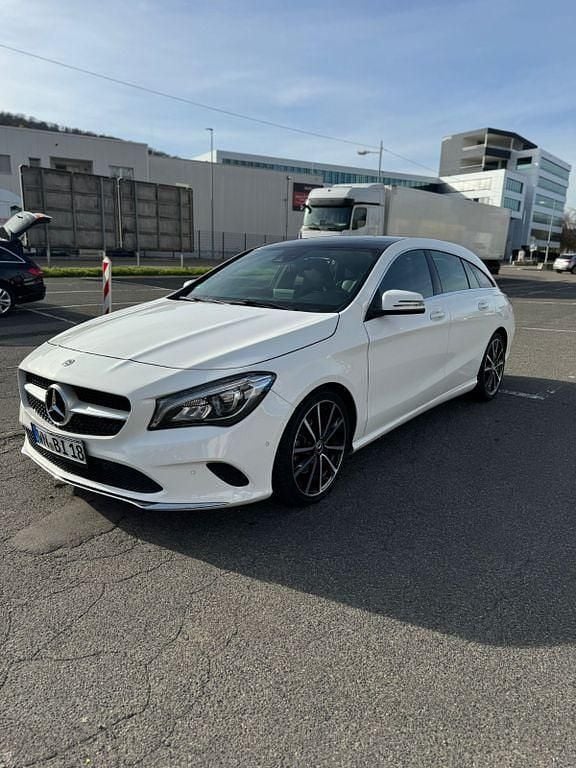 Gebraucht Mercedes CLA180 122 PS (89 kW) 2018 Weiß Limousine