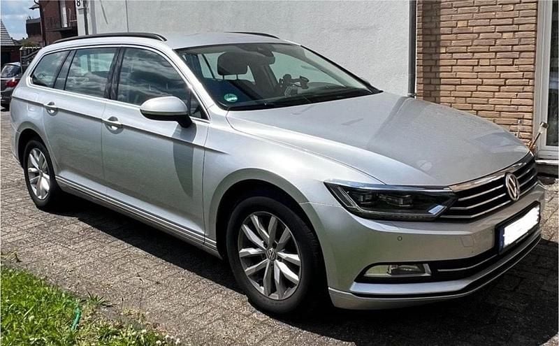 Silber Gebraucht 2017 VW Passat Kombi | 13.000 € (Fairer Preis) - Bild 1/4