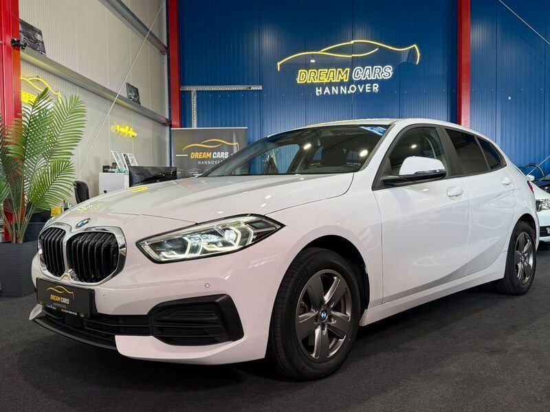 Weiß Gebraucht 2022 BMW 118 Advantage Kleinwagen | 22.980 € (Fairer Preis) - Bild 1/4