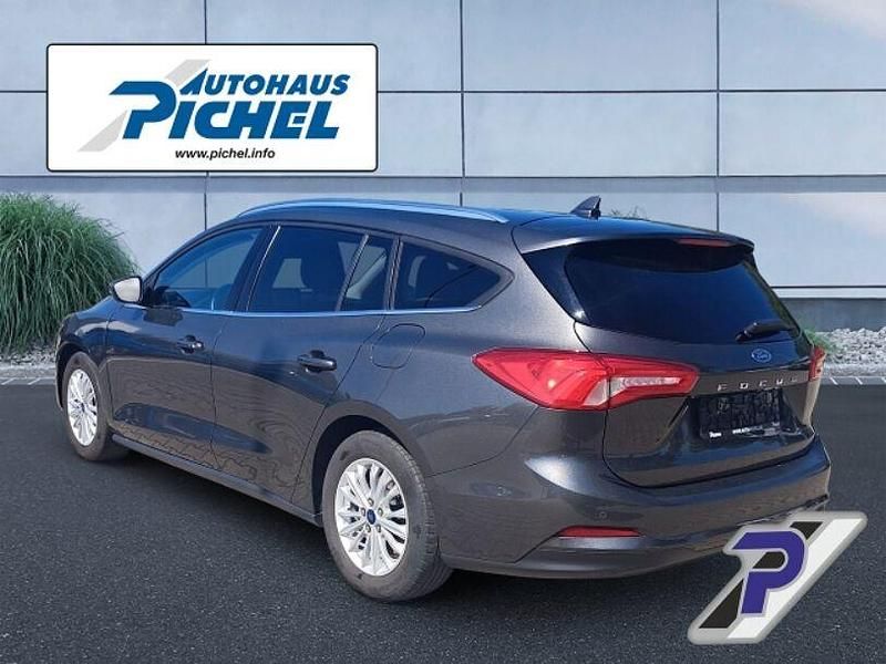 Gebraucht Ford Focus Titanium 125 PS (91 kW) 2019 Grau(metallic) Kombi