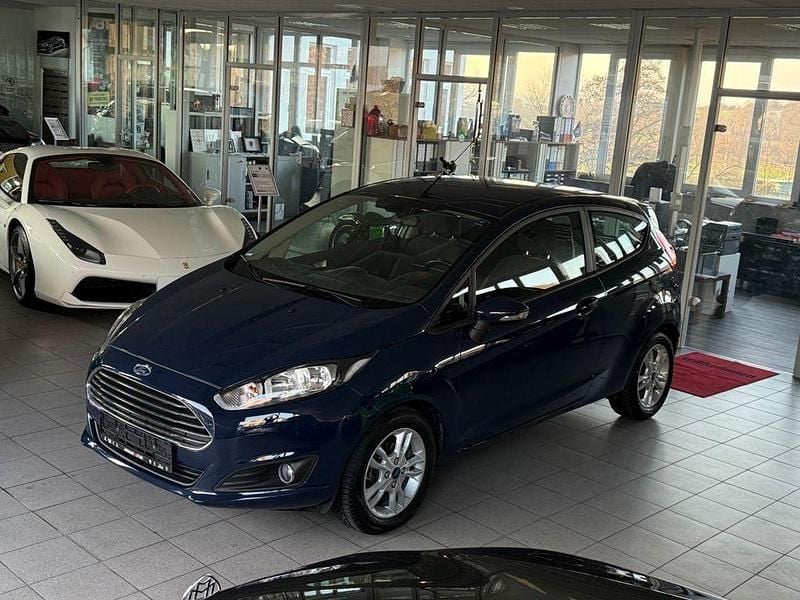 Gebraucht Ford Fiesta SYNC Edition 101 PS (74 kW) 2015 Blau Kleinwagen