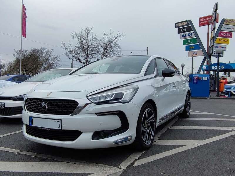 Weiß Gebraucht 2015 DS Automobiles DS5 Kleinwagen | 11.800 € - Bild 1/4
