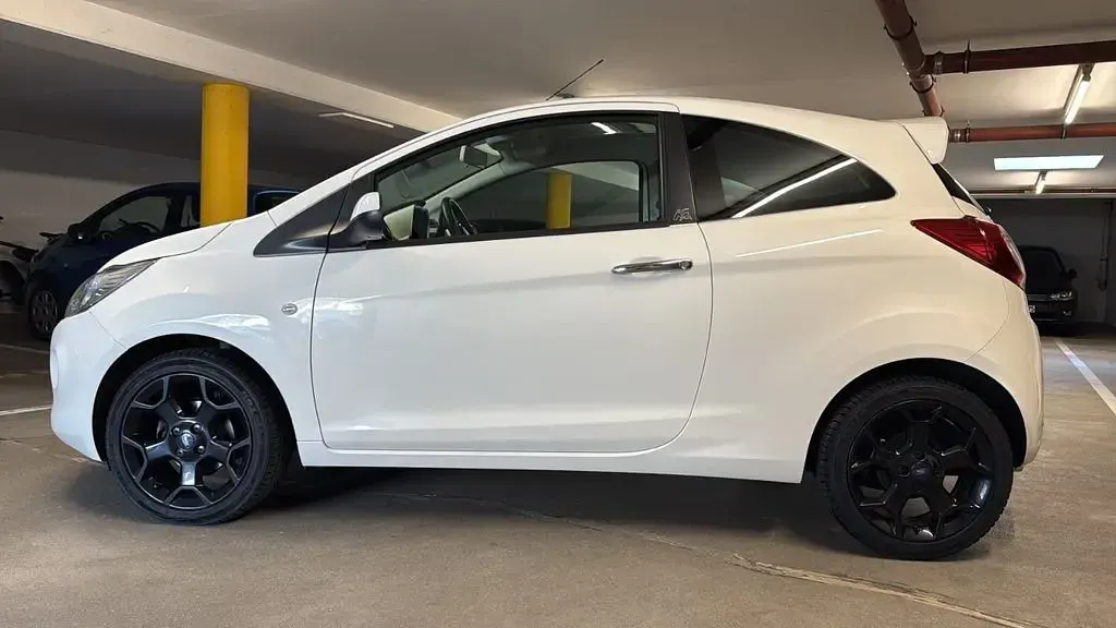 Gebraucht Ford Ka 69 PS (50 kW) 2015 Weiß Kleinwagen