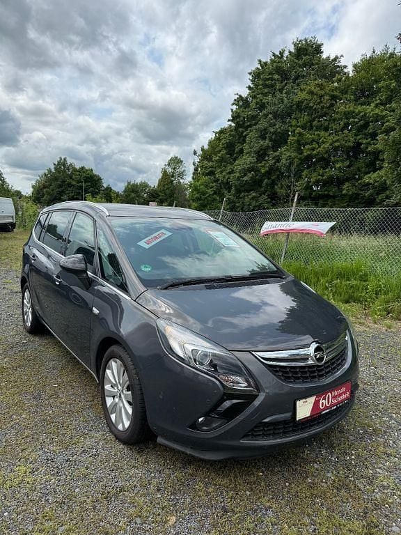 Grau Gebraucht 2016 Opel Zafira Van / Kleinbus | 10.400 € (Fairer Preis) - Bild 1/4