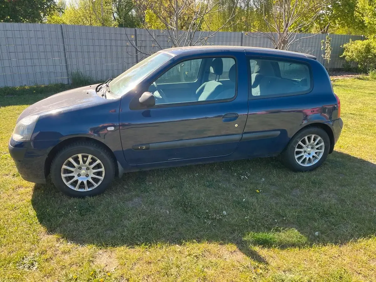 Gebraucht Renault Clio II 58 PS (42 kW) 2004 Blau Kleinwagen