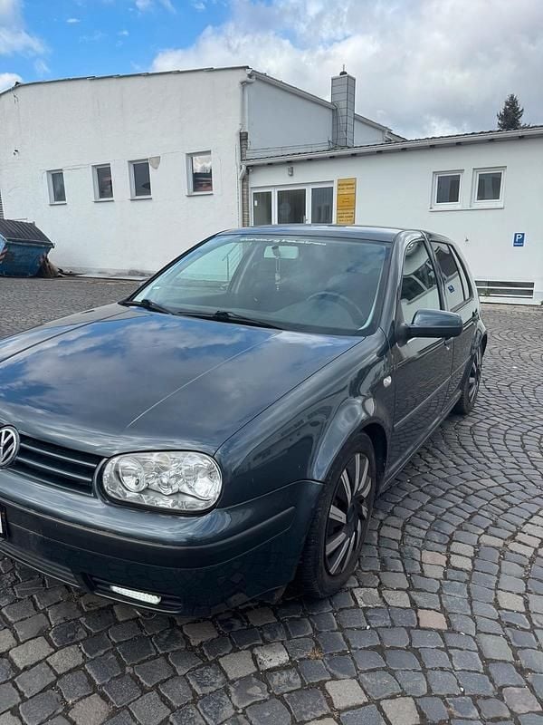 Gebraucht VW Golf IV 100 PS (73 kW) 2000 Grau Kleinwagen