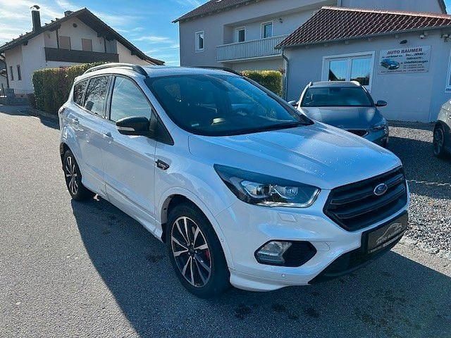 Weiß Gebraucht 2019 Ford Kuga ST-Line SUV | 16.790 € (Guter Preis) - Bild 1/4
