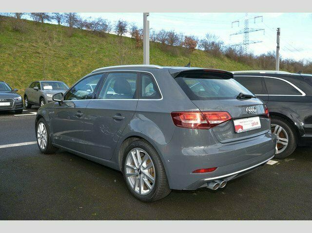 Gebraucht Audi A3 Sportback Sport 150 PS (110 kW) 2019 Grau metallic Kleinwagen