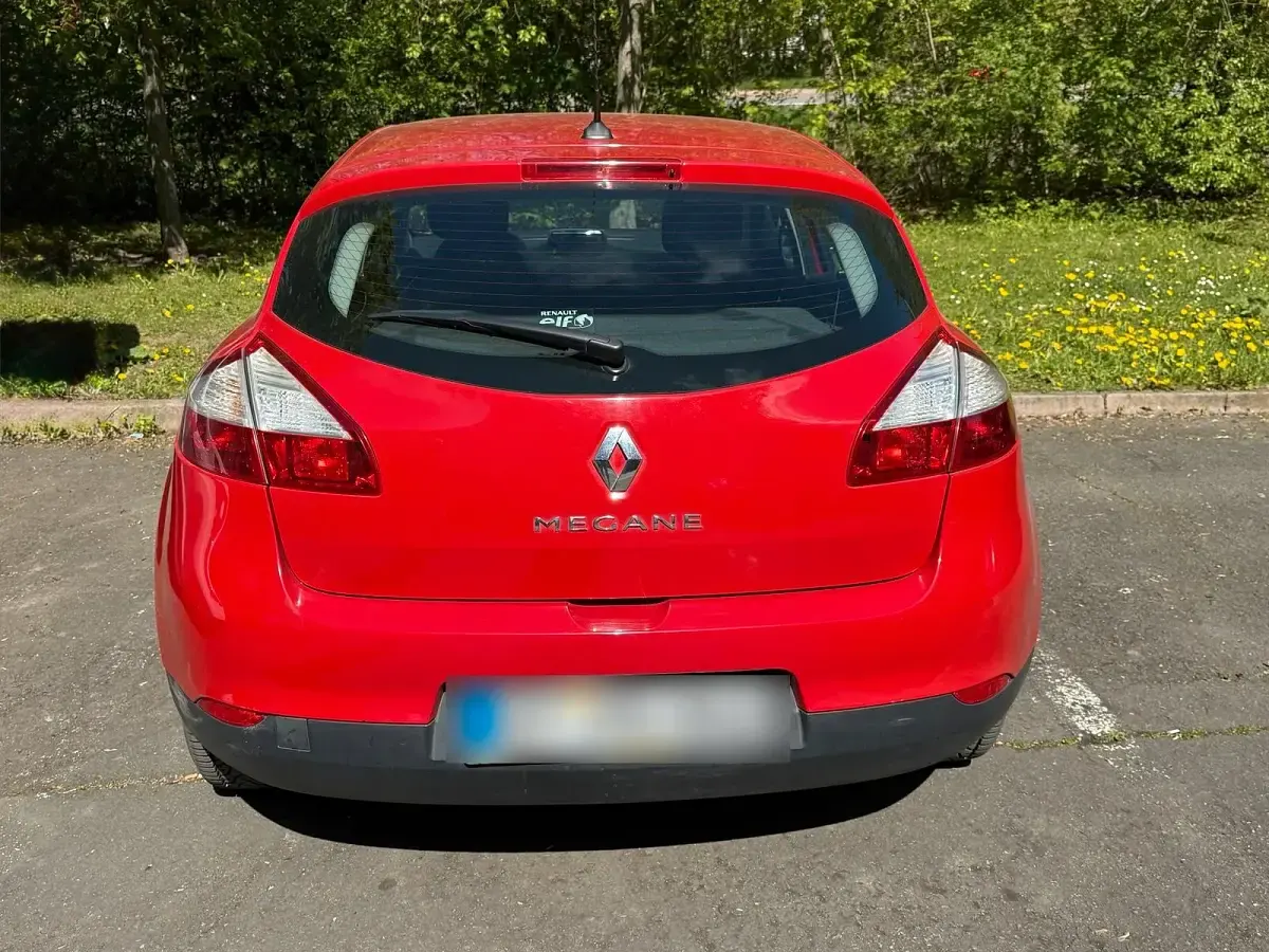 Second-hand Renault Mégane 101 CP (74 kW) 2012 Roșu Berlinǎ