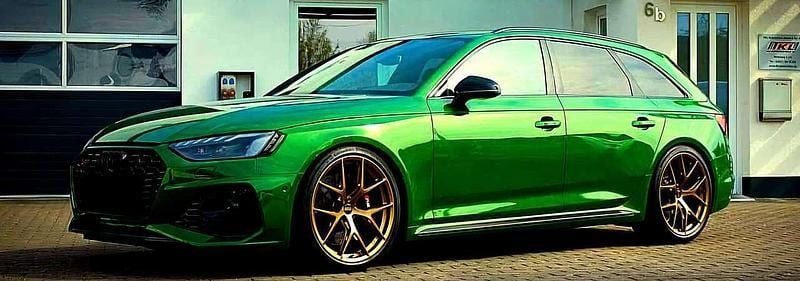 Grün Gebraucht 2021 Audi RS4 Kombi | 64.950 € (Guter Preis) - Bild 1/4