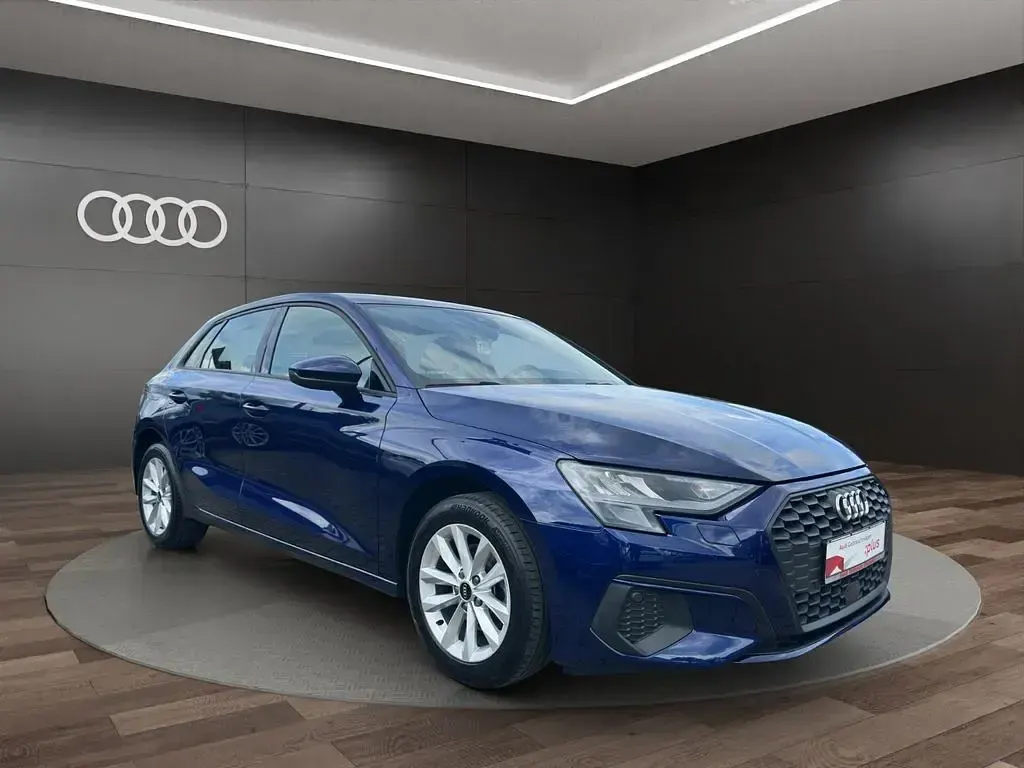Second-hand Audi A3 150 CP (110 kW) 2022 Albastru Berlinǎ