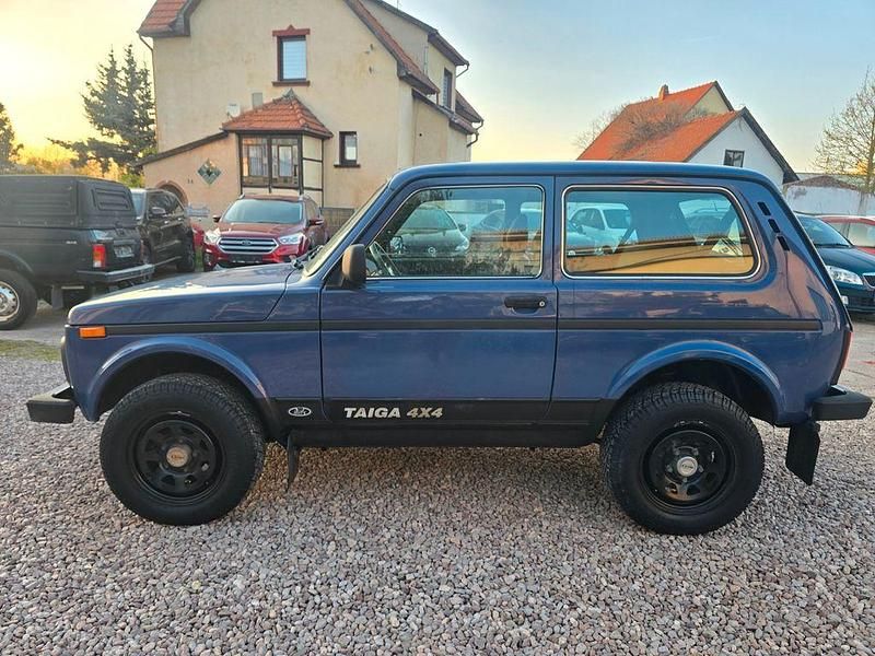Second-hand Lada Taiga 83 CP (61 kW) 2017 Albastru SUV