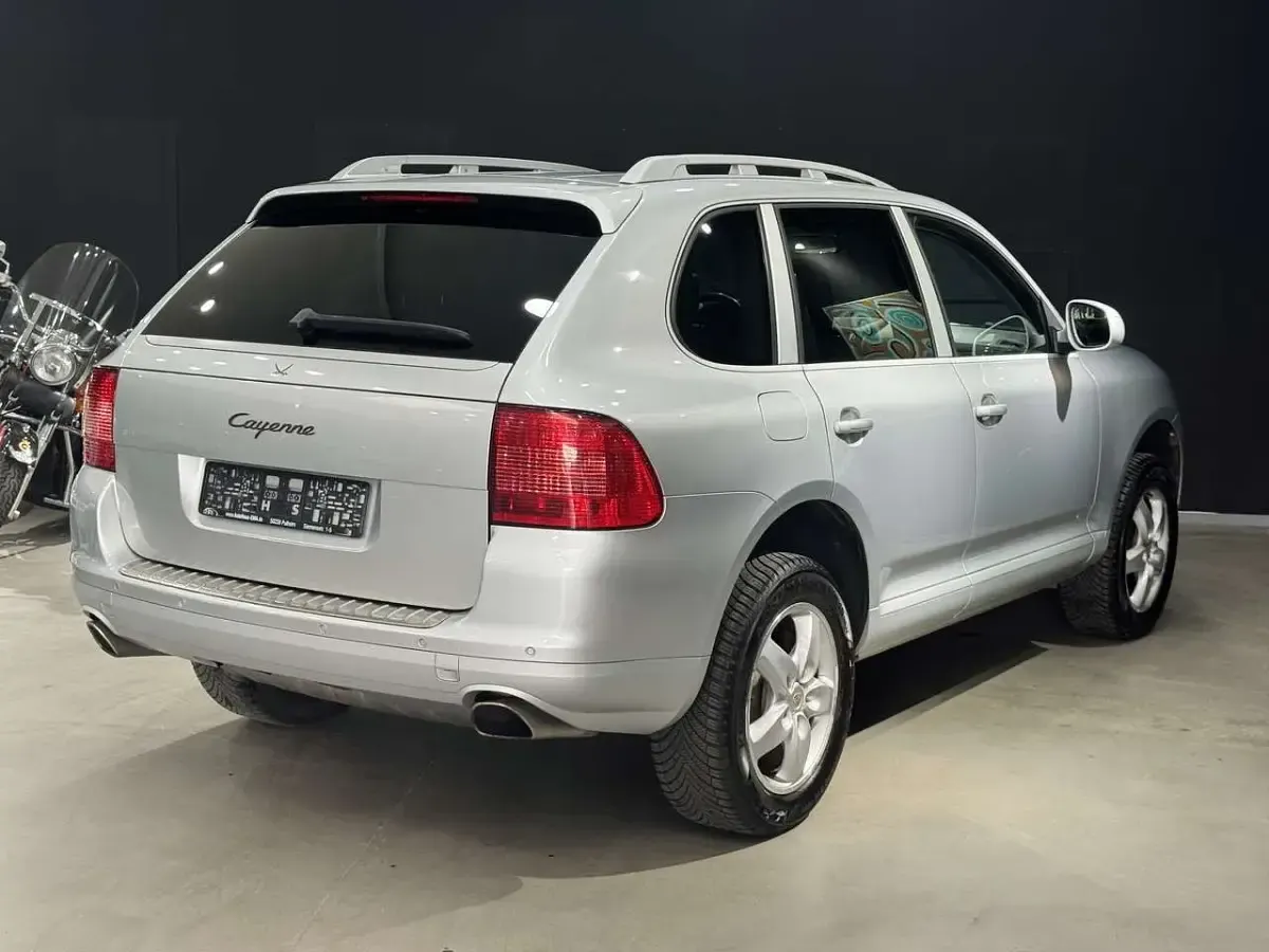 Gebraucht Porsche Cayenne 250 PS (183 kW) 2005 Kristallsilbermetallic SUV