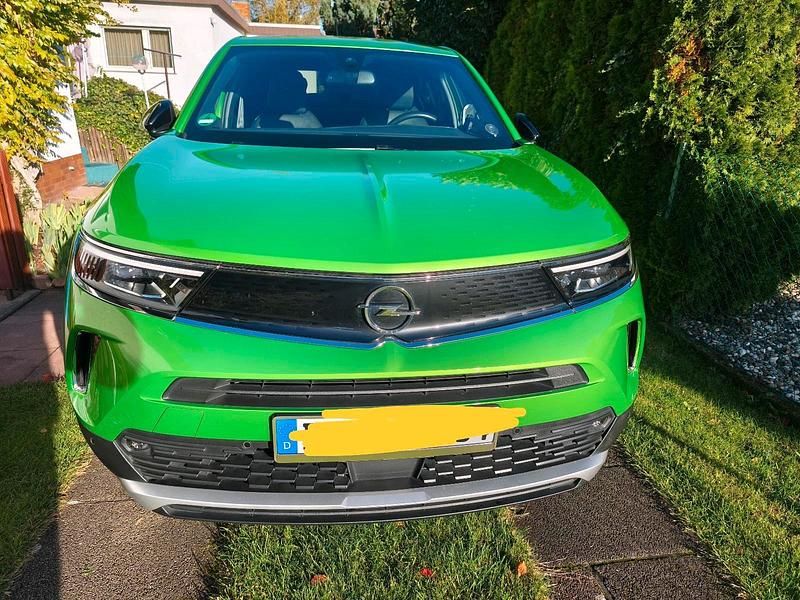 Grün Gebraucht 2021 Opel Mokka SUV | 18.990 € - Bild 1/4
