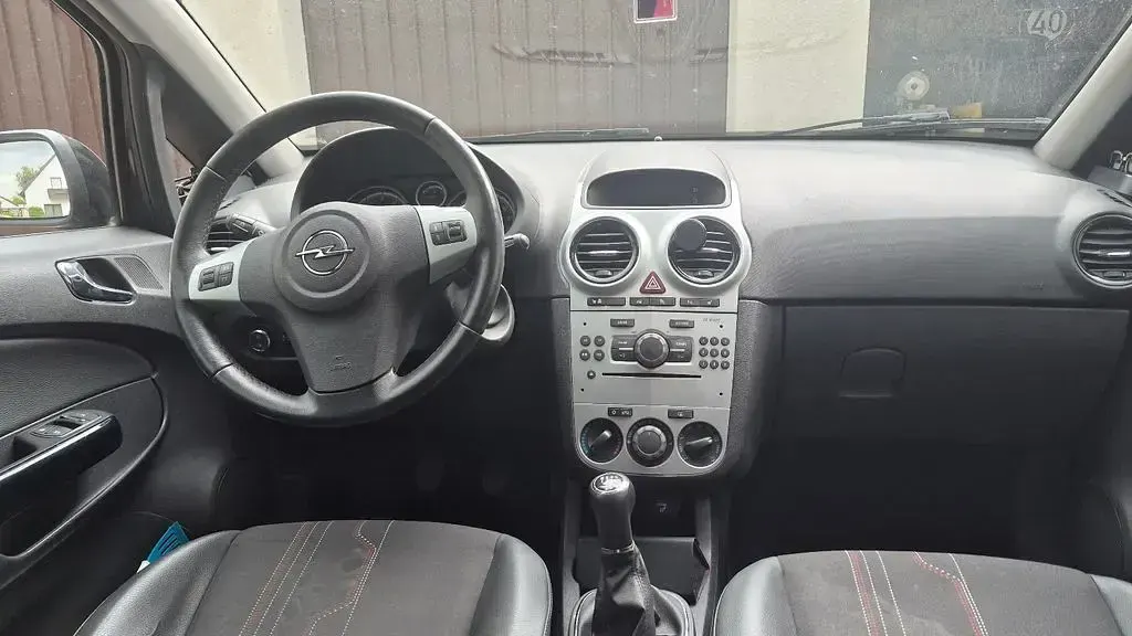 Używany Opel Corsa 87 KM (63 kW) 2011 Czarny Hatchback