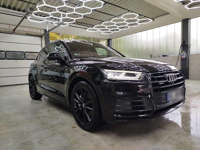 Schwarz Gebraucht 2017 Audi Q5 Black Edition SUV | 27.900 € (Fairer Preis) - Bild 1/4