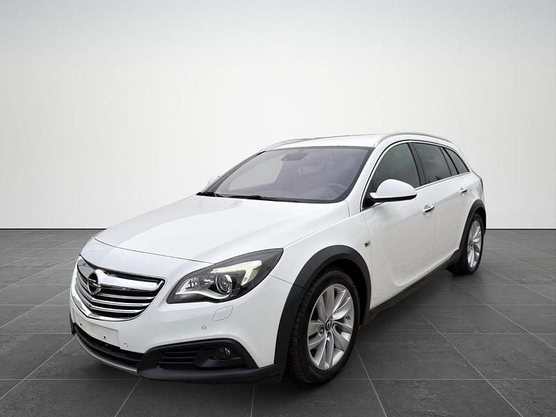 Weiß Gebraucht 2014 Opel Insignia Country Tourer Limousine | 8.799 € (Fairer Preis) - Bild 1/4