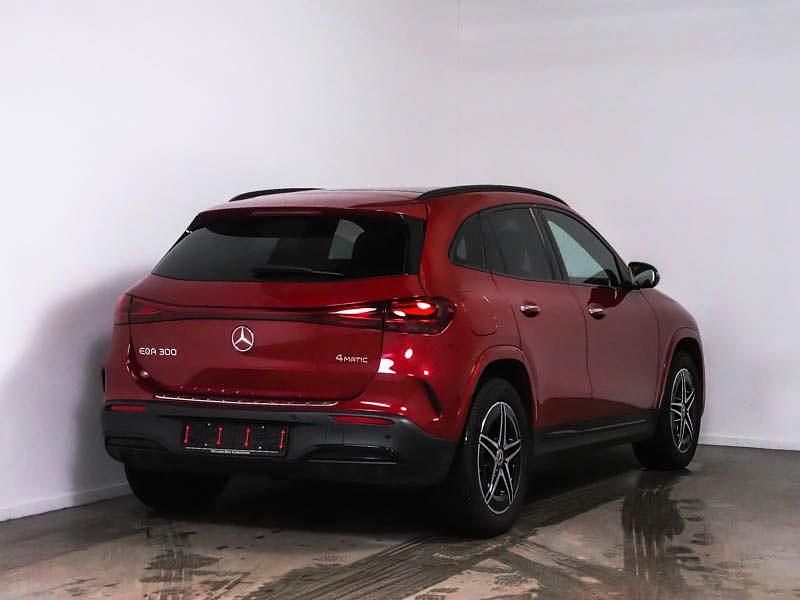Gebraucht Mercedes EQA300 AMG 167 kW (228 PS) 2025 Rot SUV