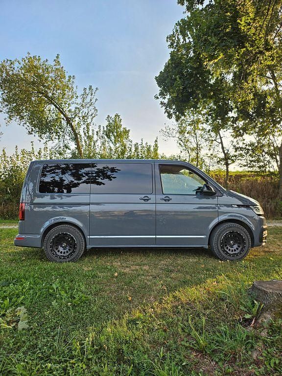 Grau Gebraucht 2021 VW T6.1 Generation Six Van | 53.499 € (Fairer Preis) - Bild 1/4