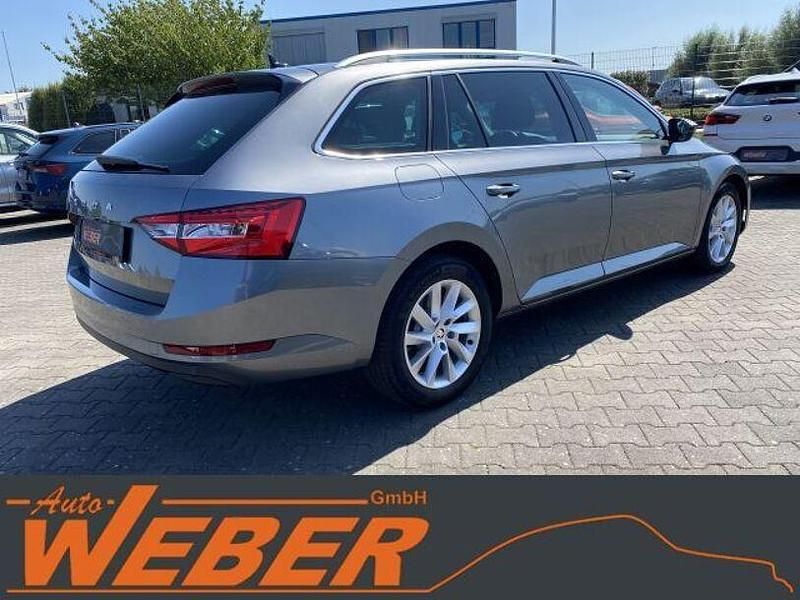 Gebraucht Skoda Superb 150 PS (110 kW) 2024 Grau Kombi