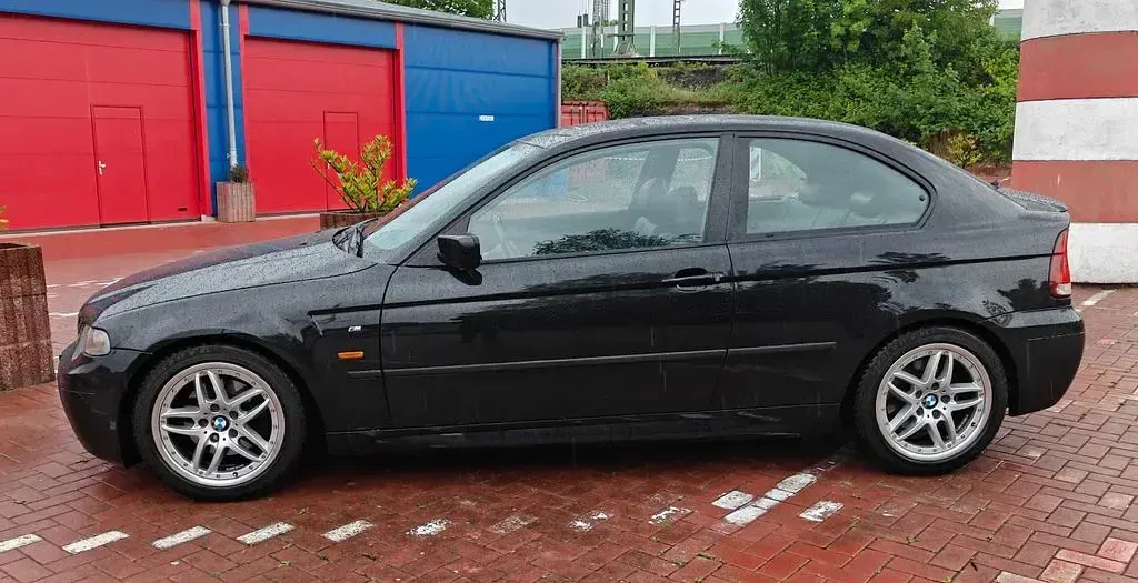 Occasion BMW 325 Basis 192 ch (141 kW) 2002 Noir Berline