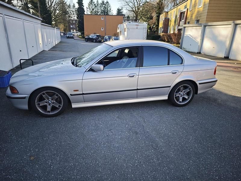 Gebraucht BMW 523 170 PS (125 kW) 1999 Silber Limousine