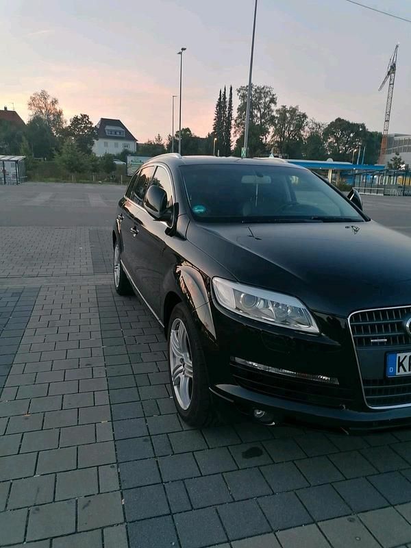 Schwarz Gebraucht 2007 Audi Q7 Comfort SUV | 8.300 € (Fairer Preis) - Bild 1/4