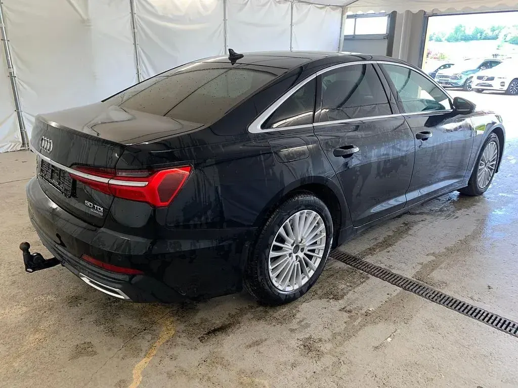 Gebraucht Audi A6 S-Line 286 PS (210 kW) 2022 Mythosschwarz metallic Limousine