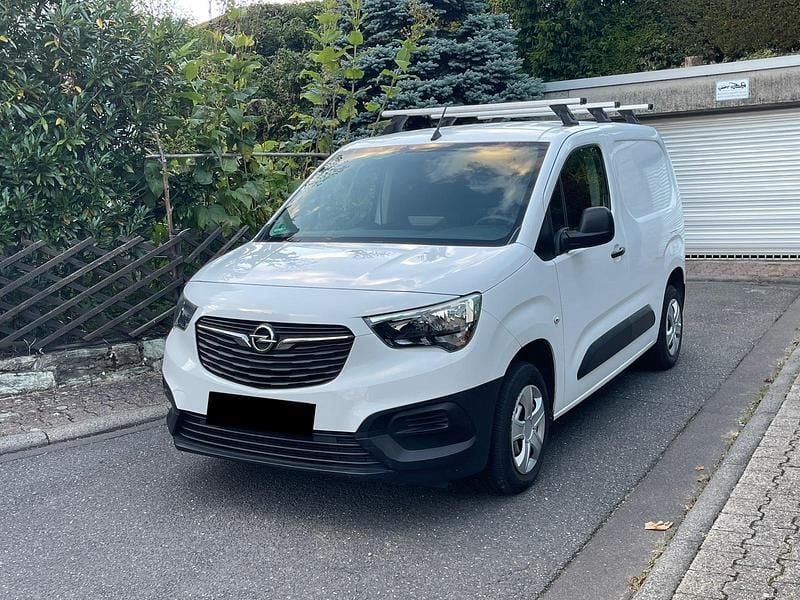 Weiß Gebraucht 2020 Opel Combo Edition Van / Kleinbus | 8.900 € (Superpreis) - Bild 1/4
