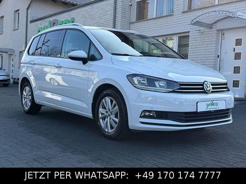 Gebraucht VW Touran Comfortline 150 PS (110 kW) 2020 Weiß Van / Kleinbus