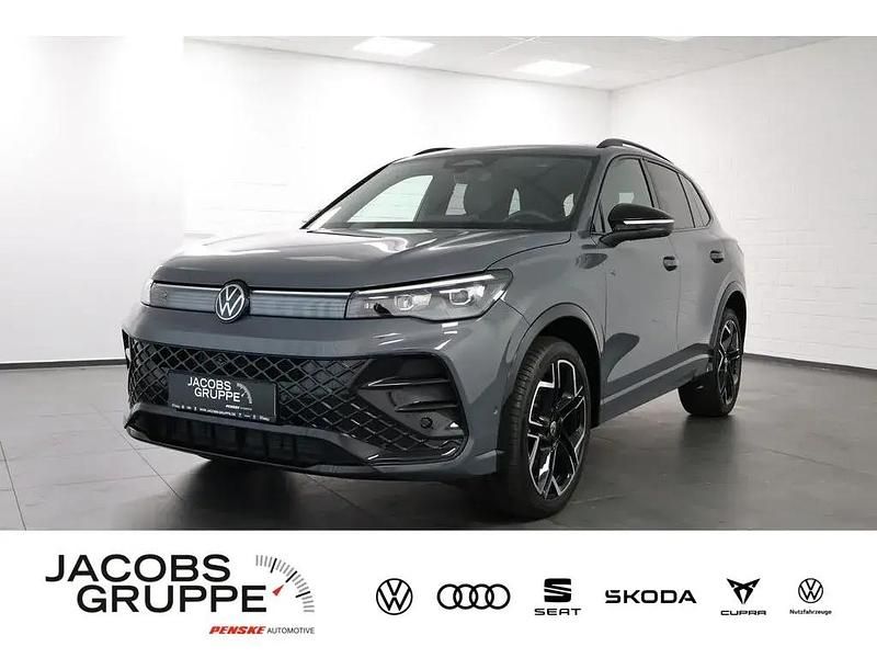 Grau Gebraucht 2024 VW Tiguan Style SUV | 47.759 € (Fairer Preis) - Bild 1/4