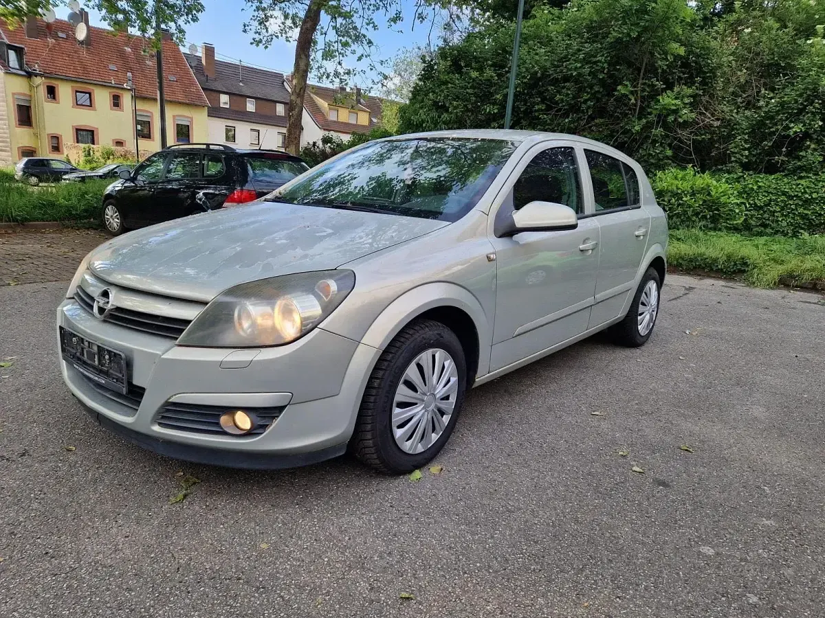 Gebraucht Opel Astra 125 PS (91 kW) 2005 Andere farben Limousine