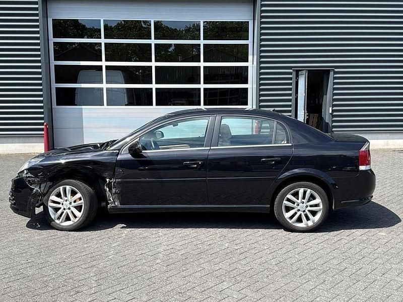 Gebraucht Opel Vectra 147 PS (108 kW) 2009 Schwarz Limousine