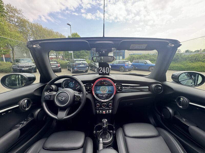 Gebraucht Mini Cooper Cabriolet 136 PS (100 kW) 2021 Midnight black metallic Cabrio