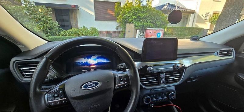 Schwarz Gebraucht 2022 Ford Kuga Titanium SUV | 21.000 € (Superpreis) - Bild 1/4