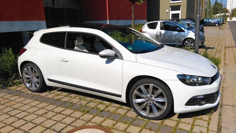 Weiß Gebraucht 2009 VW Scirocco Edition Coupé | 19.999 € - Bild 1/4