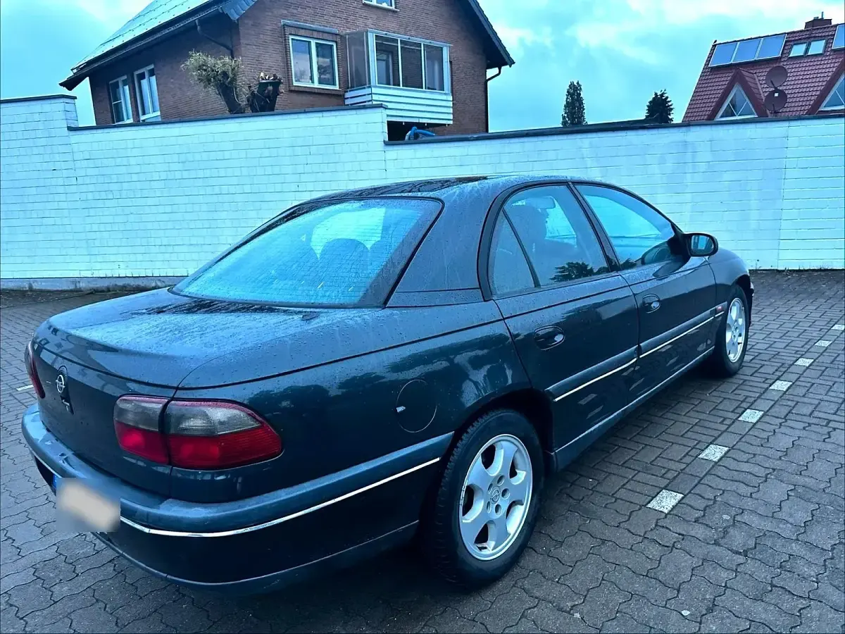 Gebraucht Opel Omega Edition 136 PS (100 kW) 1999 Schwarz Limousine