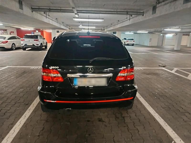 Gebraucht Mercedes B200 140 PS (102 kW) 2006 Schwarz Van / Kleinbus