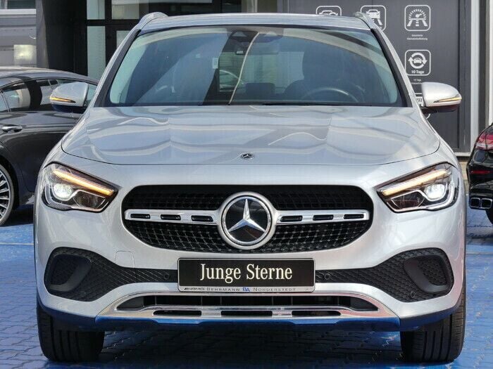 Gebraucht Mercedes GLA220 Progressive 190 PS (139 kW) 2023 Iridiumsilber metallic SUV