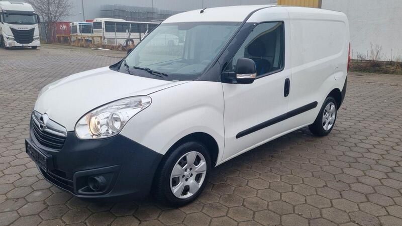 Weiß Gebraucht 2017 Opel Combo Van / Kleinbus | 5.590 € (Guter Preis) - Bild 1/4