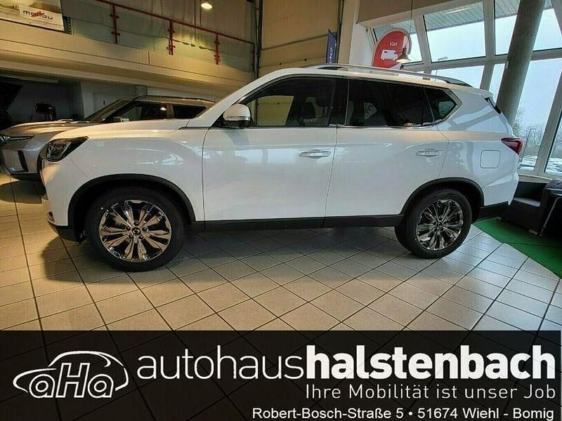 Weiss Gebraucht 2024 Ssangyong (KGM) Rexton Sapphire SUV | 44.990 € (Teuer) - Bild 1/4