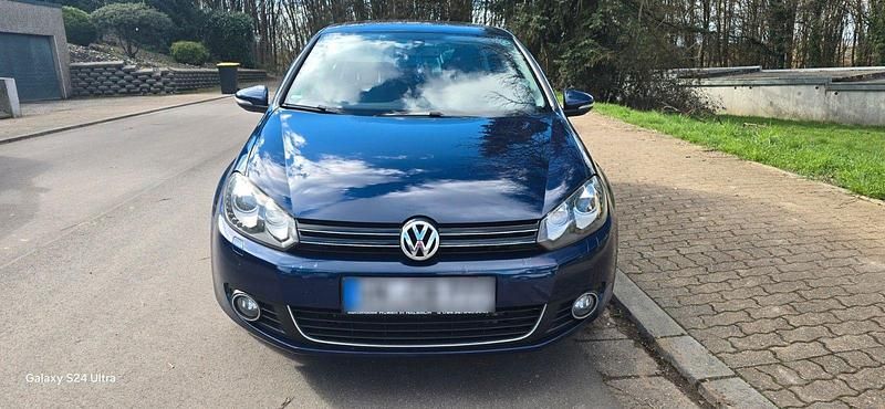 Gebraucht VW Golf VI 105 PS (77 kW) 2011 Blau Kleinwagen