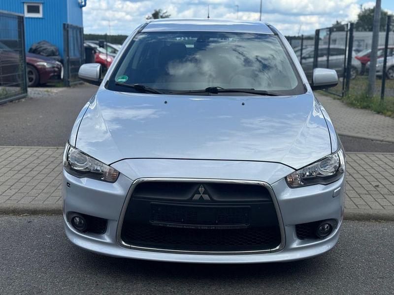 Silber Gebraucht 2011 Mitsubishi Lancer Sportback Limousine | 6.990 € (Fairer Preis) - Bild 1/4