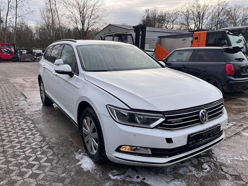 Gebraucht 2017 VW Passat Highline Kombi | 12.990 € (Superpreis) - Bild 1/4