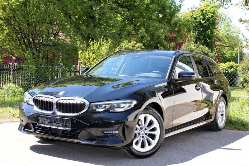 Schwarz ii Gebraucht 2022 BMW 318 Sport Line Kombi | 22.390 € (Guter Preis) - Bild 1/4