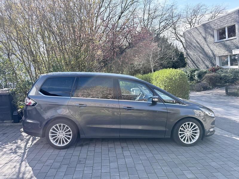 Gebraucht Ford Galaxy Titanium 179 PS (131 kW) 2016 Grau Van / Kleinbus