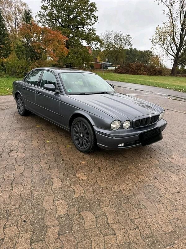 Grau Gebraucht 2005 Jaguar XJ6 Limousine | 2.600 € (Fairer Preis) - Bild 1/4